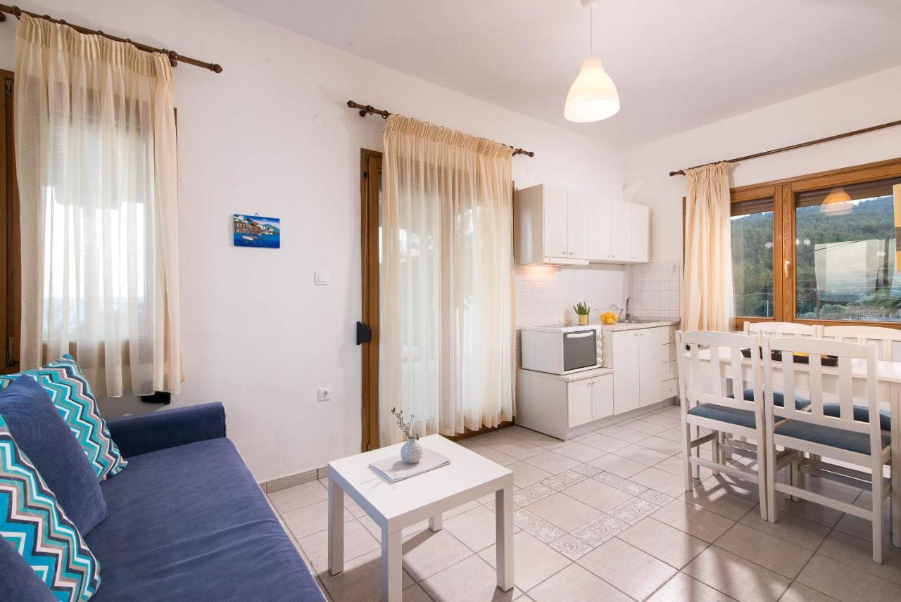Villa Victoria By La Scala Beach ลีเมนาส ภายนอก รูปภาพ